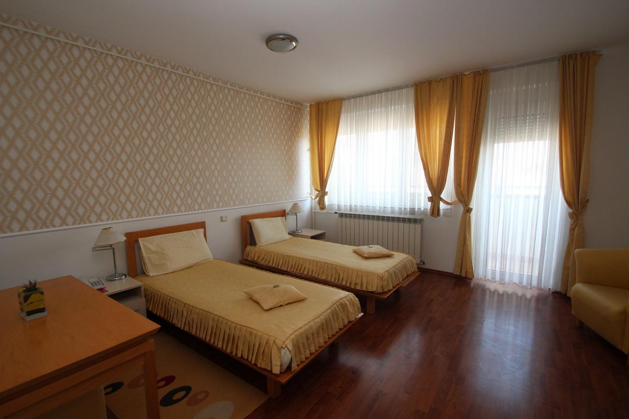 Garni Hotel Belvedere Kraljevo Eksteriør billede